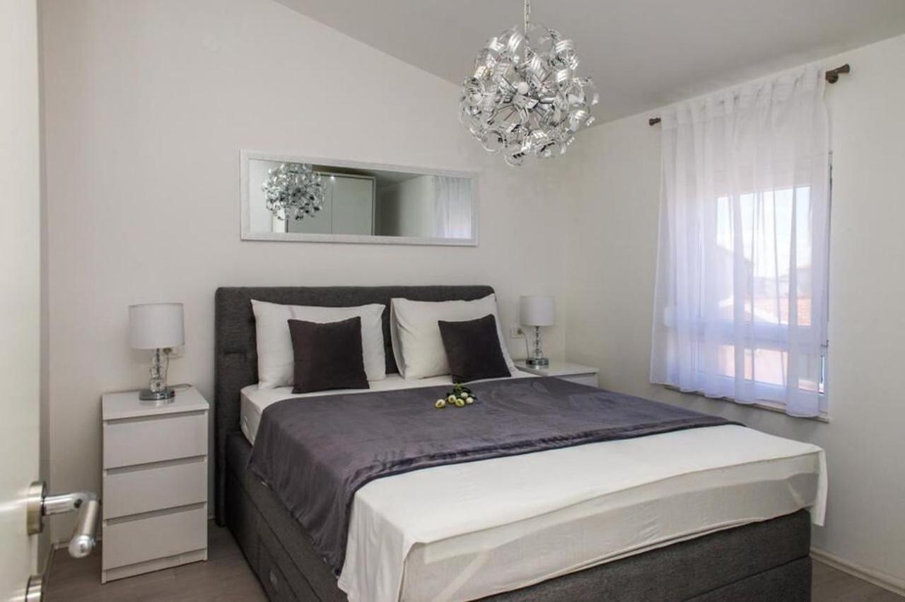 Apartments Zdeslav Rogoznica  Ngoại thất bức ảnh