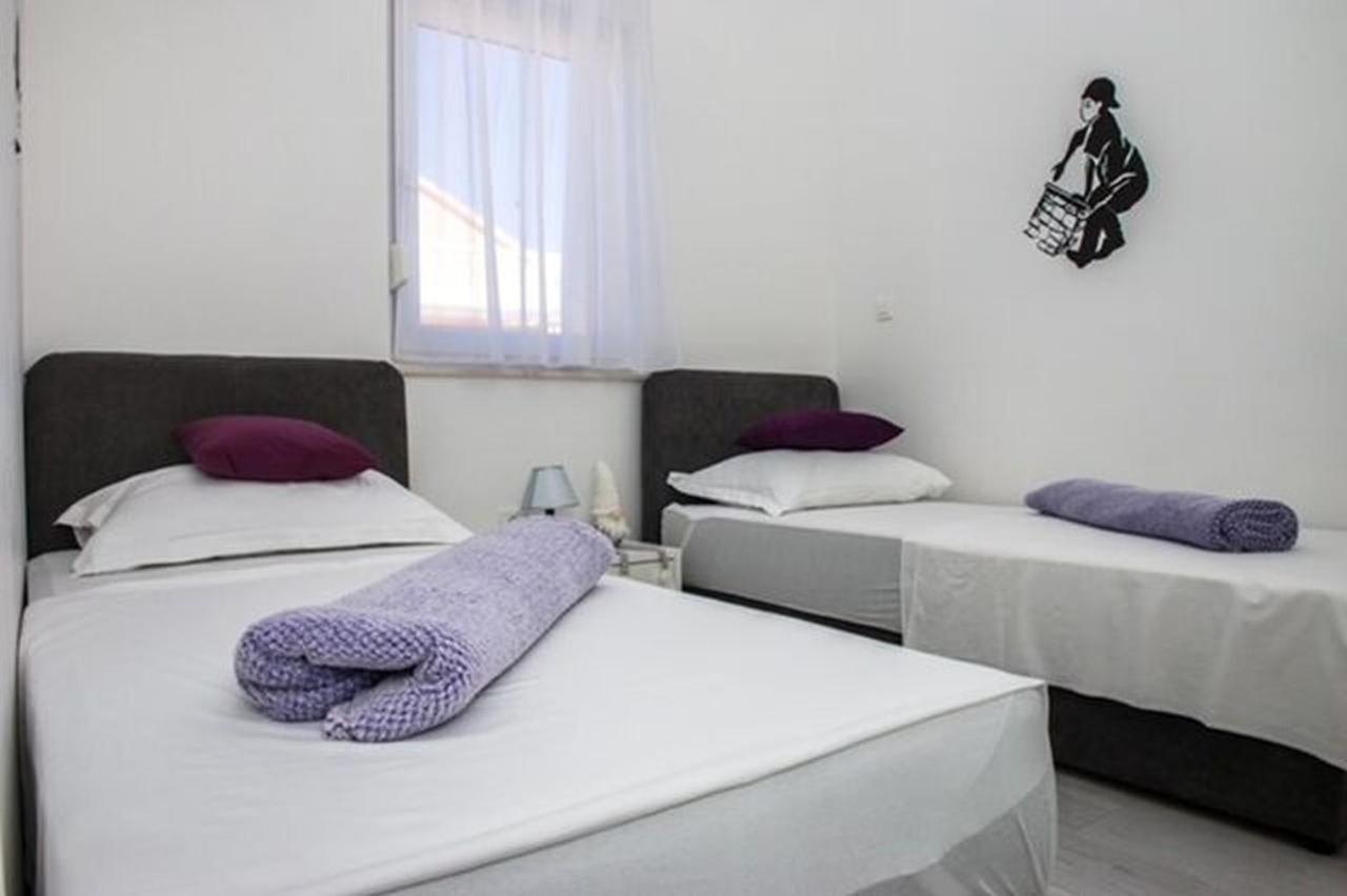 Apartments Zdeslav Rogoznica  Ngoại thất bức ảnh